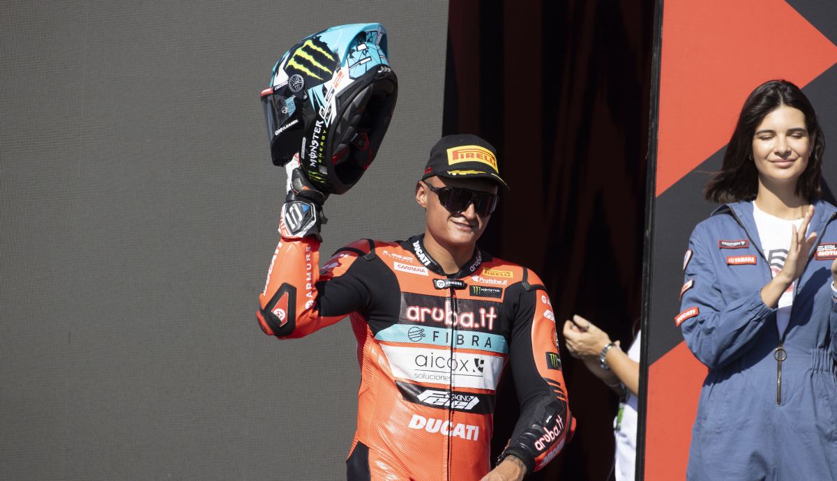 Adrián Huertas ya prepara su salto a Moto2 tras ser Campeón del Mundo de Supersport