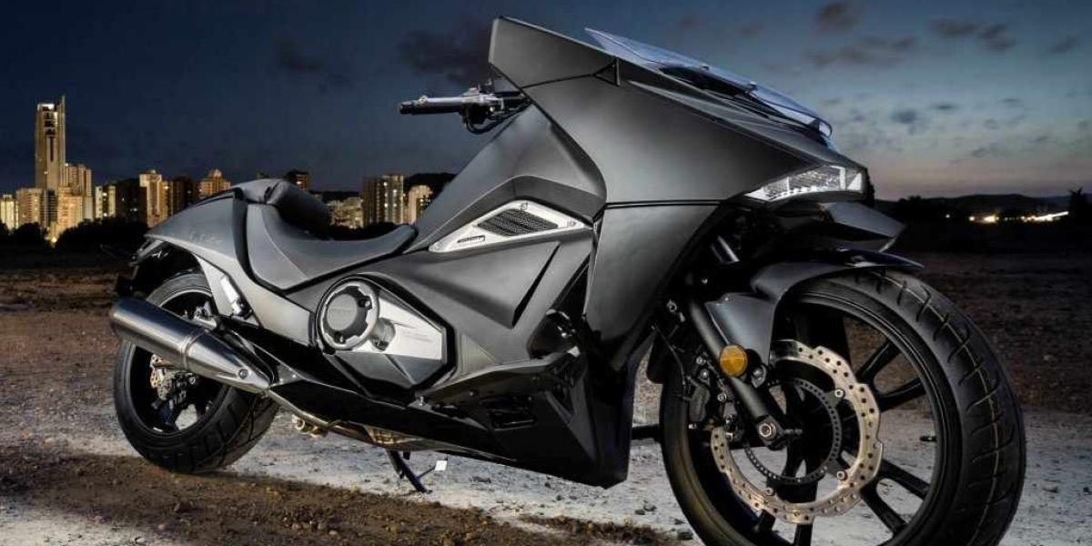 Cuando Honda se decidió a fabricar motos raras que el público -lógicamente- no entendió