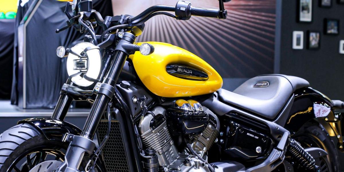 Esta nueva moto cruiser esconde un secreto que está muy a la vista y seguro que no te has dado cuenta, hablamos de la Benda Chinchilla 350