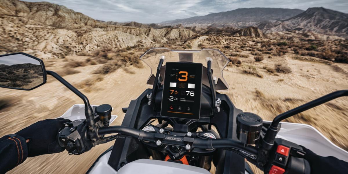 Ya está aquí la maxitral off road más potente del mundo, no apta para novatos, la nueva y radical KTM 1390 Super Adventure R