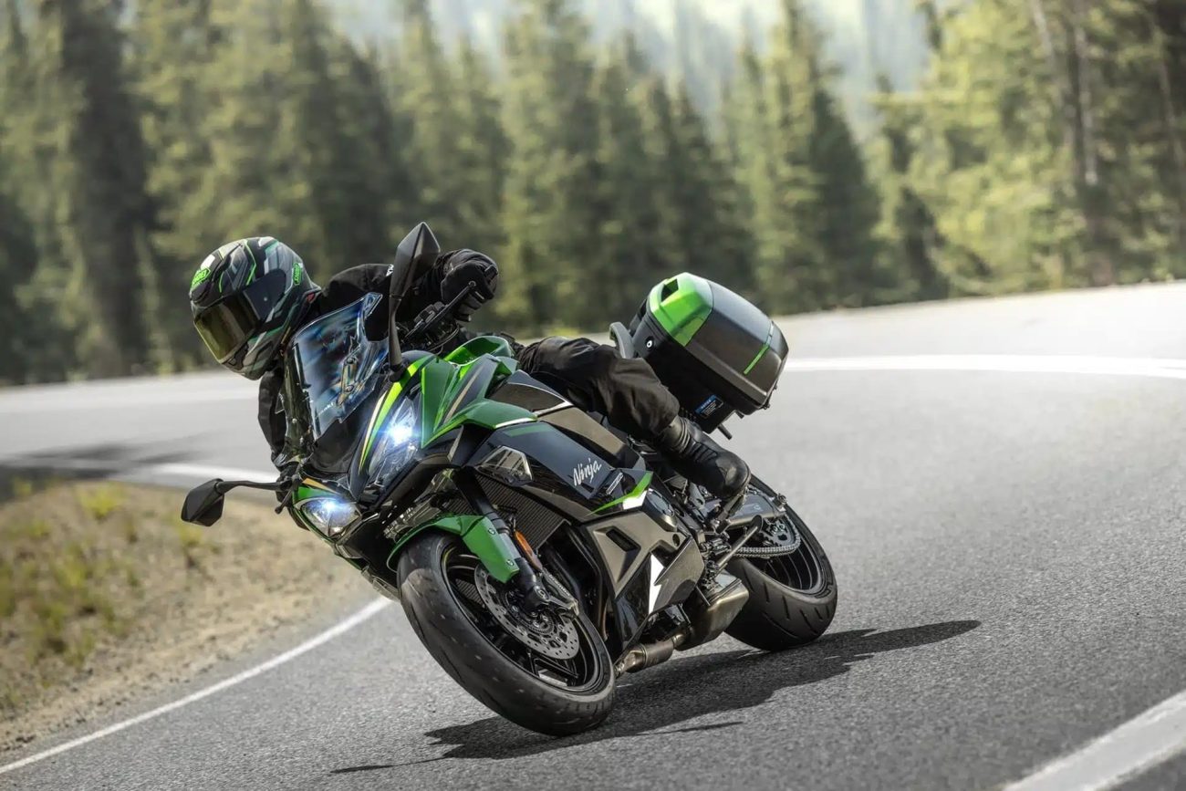 La nueva Kawasaki Ninja 1100 SX y los Bridgestone Battlax Hypersport S23 unen sus caminos en 2025