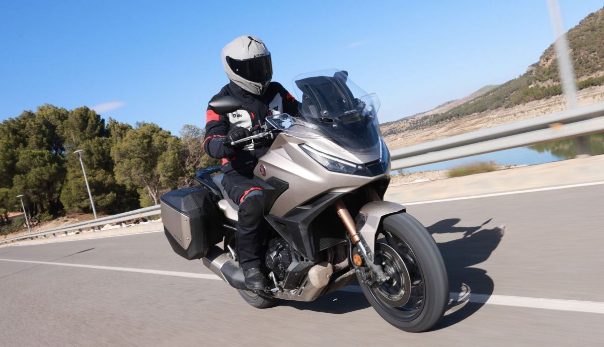 Honda NT1100 2025, probamos la nueva versión de la moto d...