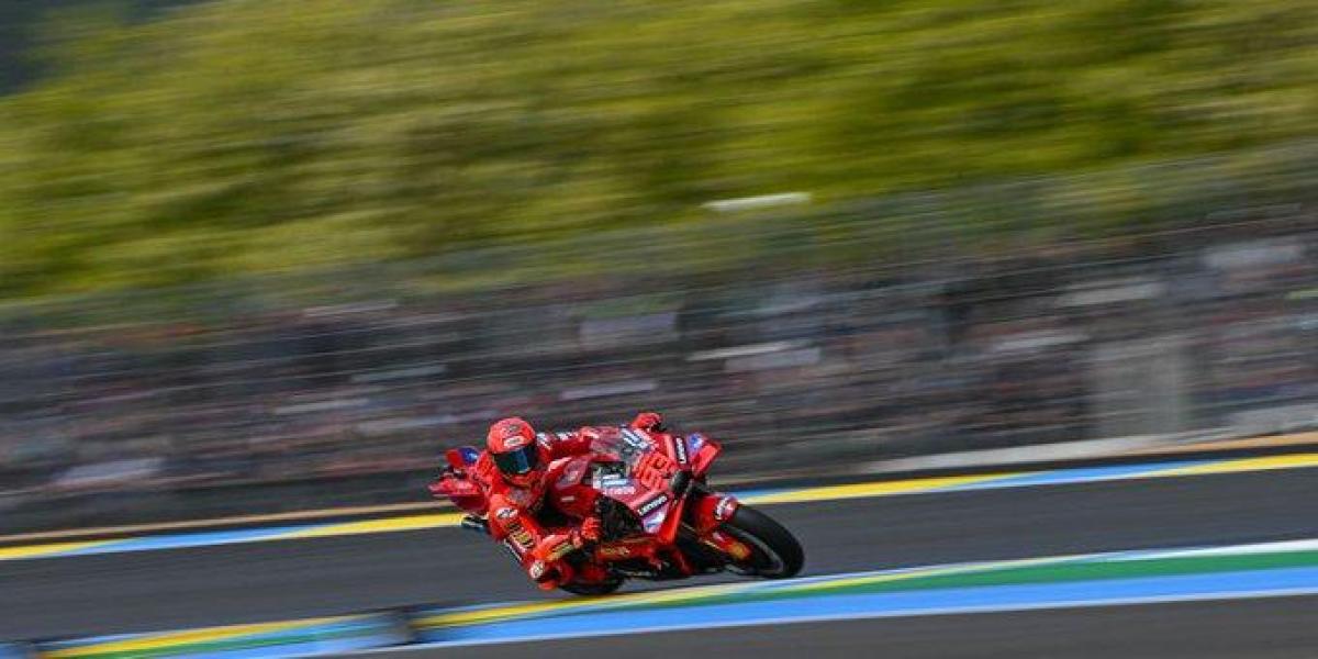 los Márquez se quedan sin pole en Le Mans; Bagnaia, en problemas