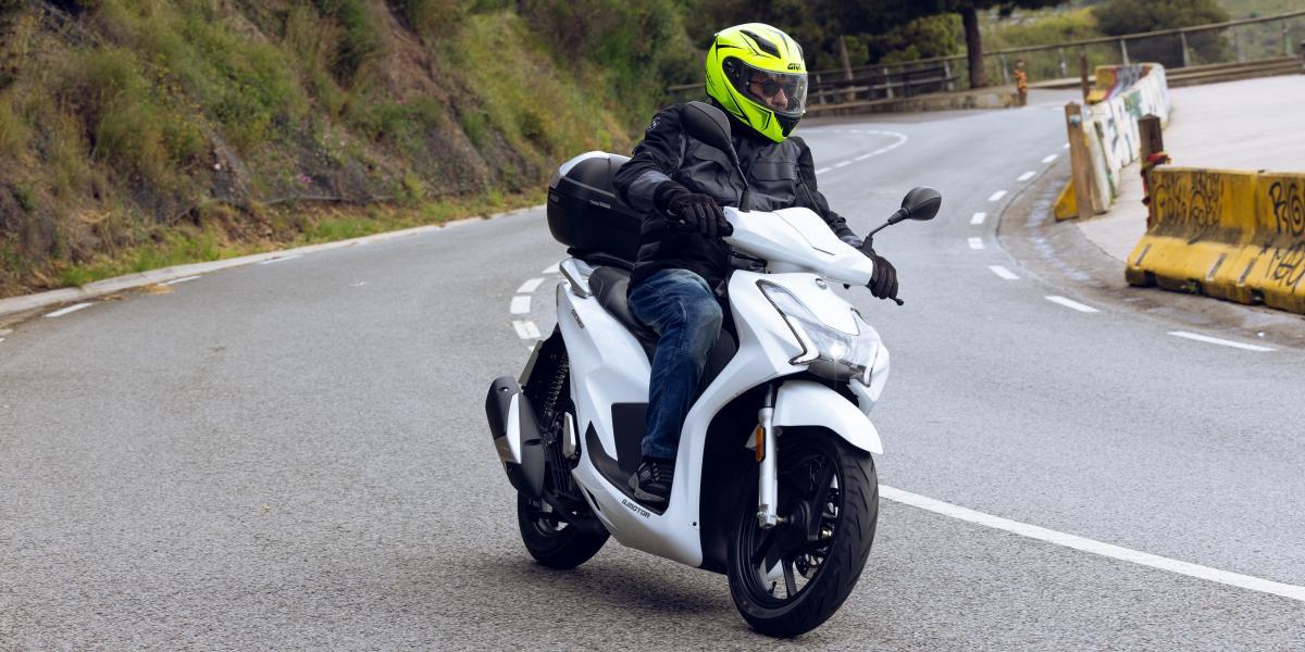 El scooter "rueda alta" de QJ deja también altas expectativas