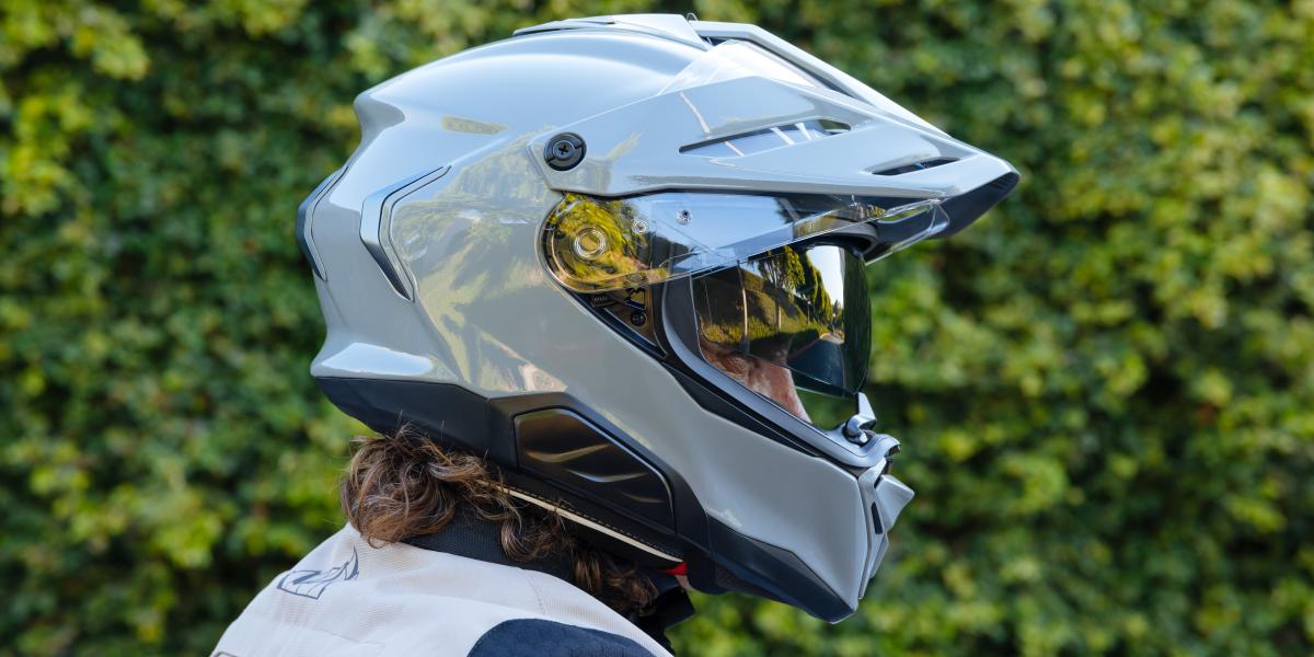 un casco trail muy tecnológico y de alto rendimiento