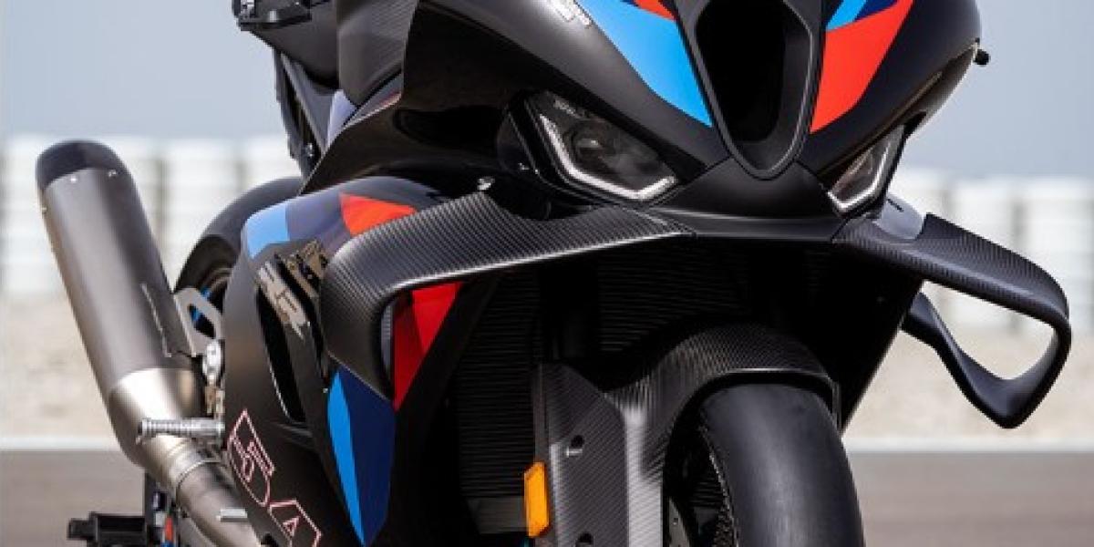 BMW sigue explorando la aerodinámica activa para sus motos, ahora con turbinas y chorros de aire