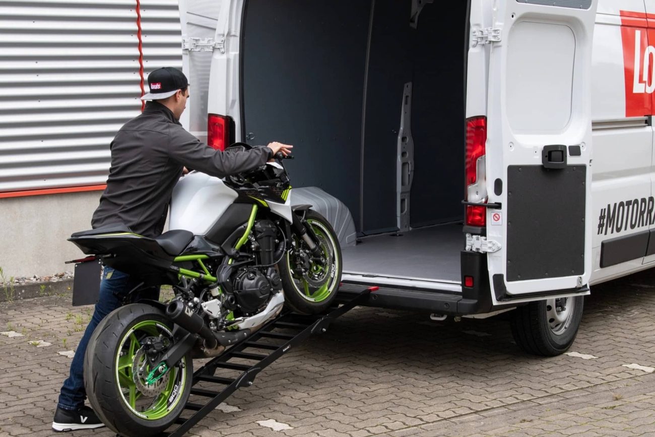 Gama de rampas de carga Rothewald 2025: Carga tu moto de una manera sencilla y segura