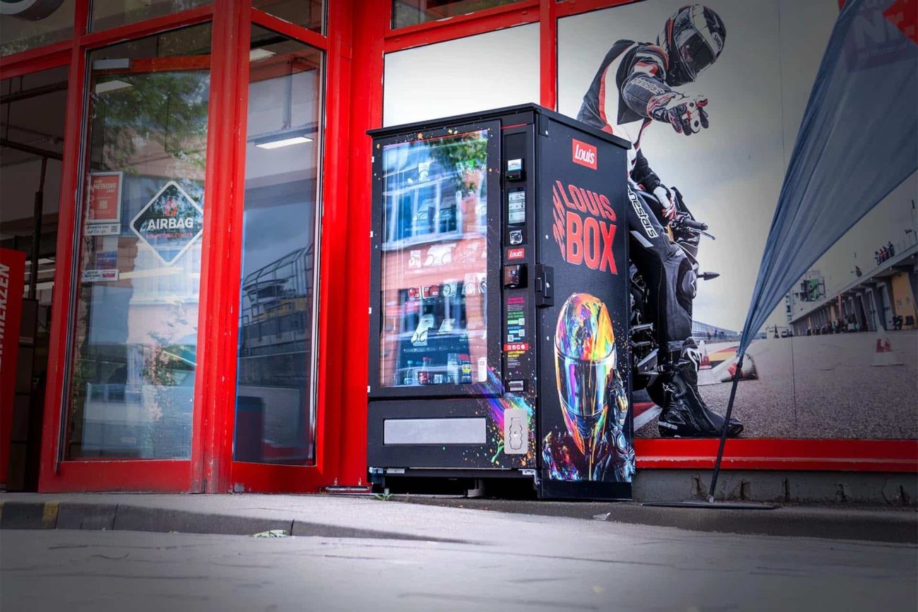 En Alemania han tenido una brillante idea: máquina expendedora con accesorios de urgencia para moto