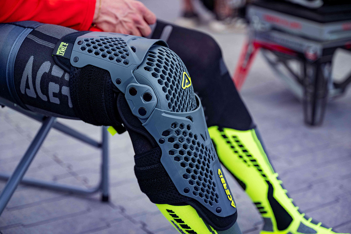 Rodillera Acerbis K035: Un diseÃ±o innovador
