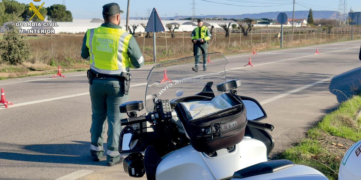 multa de hasta 500 euros a los ocupantes de un vehículo por incumplir esta normativa