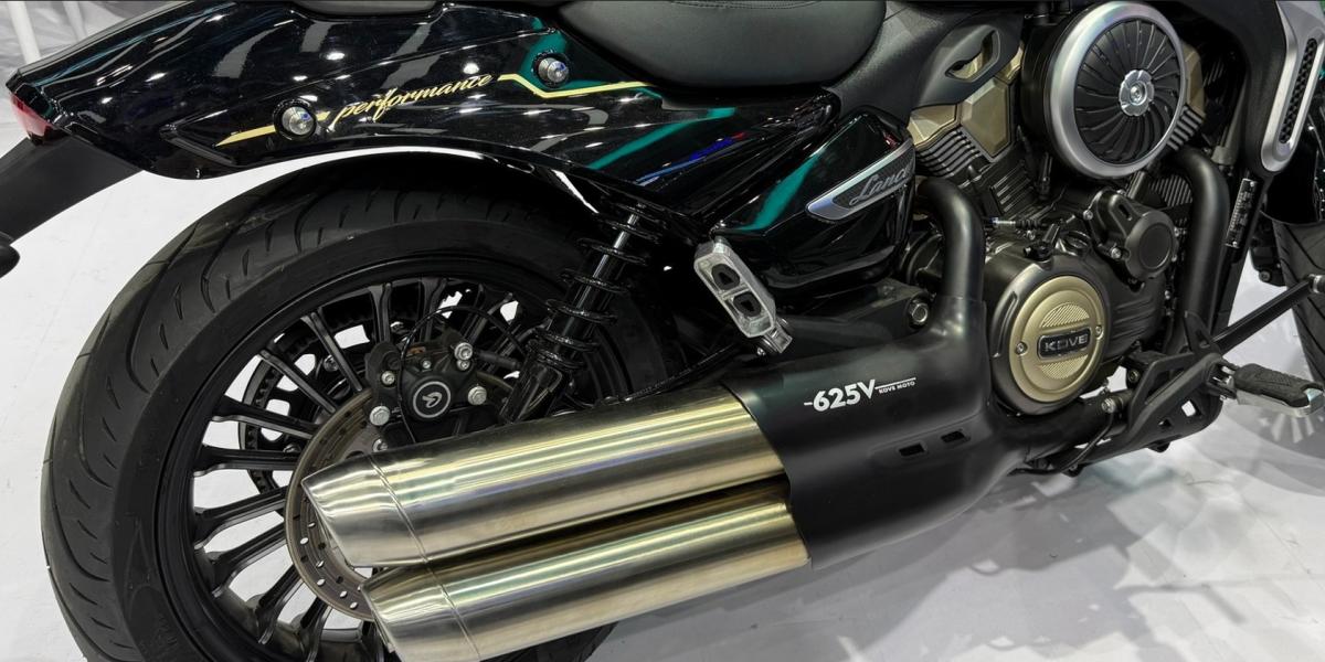 Llega la primera custom V2 con doble depósito, muy atractiva y de acabados premium, la Kove 625V Lancer