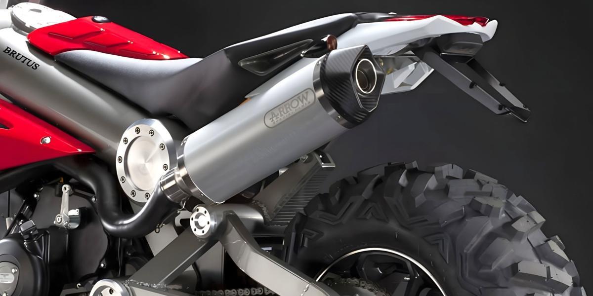 El equipo británico de F1 que entra en el mundo de la moto con una monster truck de diseño italiano, la Caterham Brutus 750