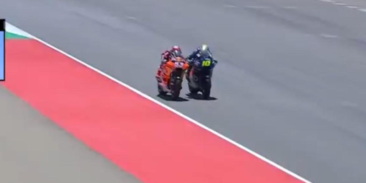 ¡De infarto! El final más apretado de la historia de Moto2 y toque en la línea de meta para que Öncü se estrene