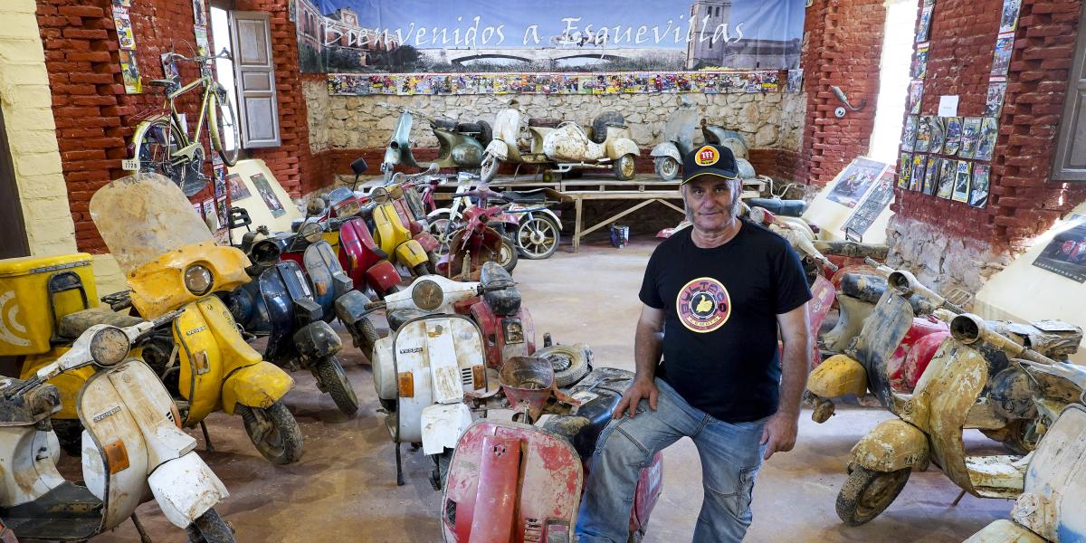 35 vespas golpeadas por la dana resisten al olvido en Valladolid