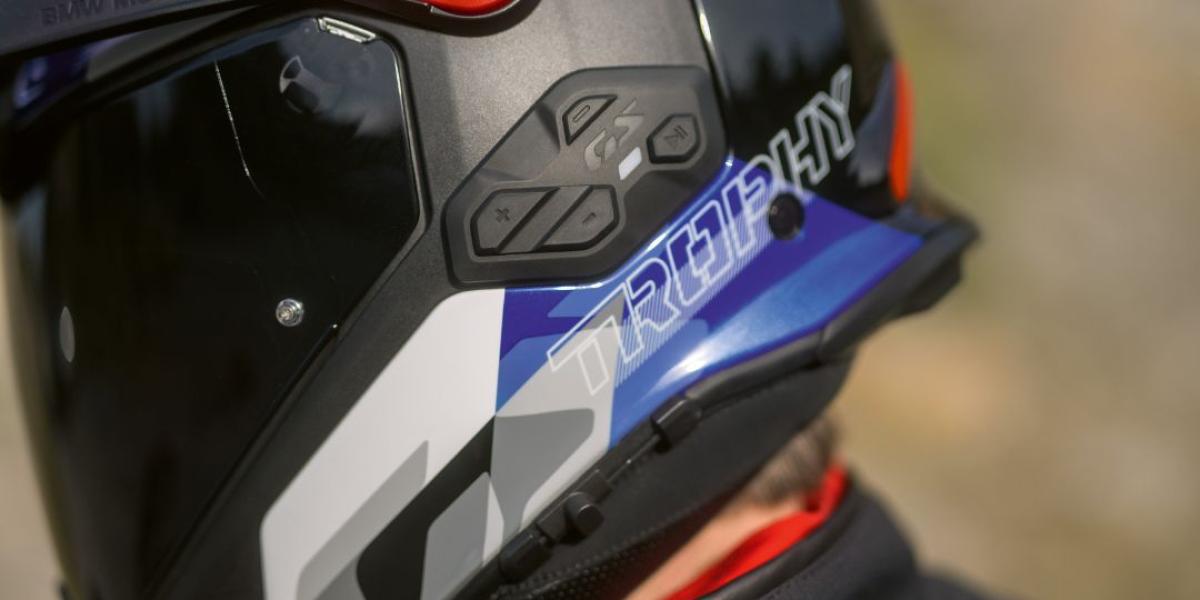 No es un casco, es la excusa perfecta para darte un capricho y salir a devorar curvas con tu BMW GS