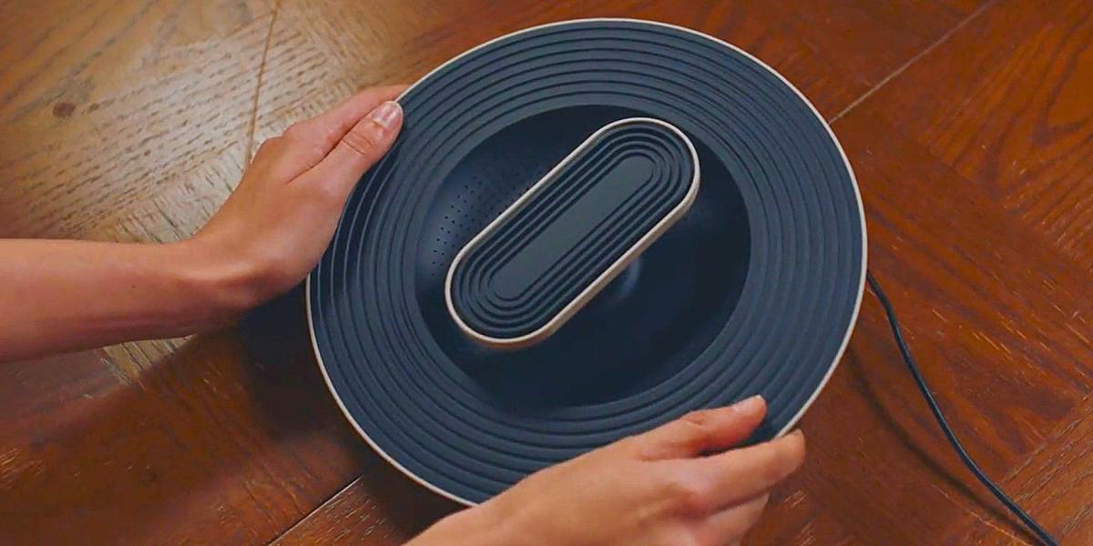 Llega el dispositivo automático indispensable para moteros que elimina olores y bacterias, y seca los cascos de moto, un complemento que no existía