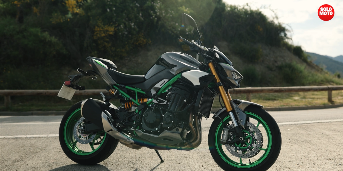 Videoprueba de la Kawasaki Z900SE, la versión más exclusiva de la popular naked deportiva