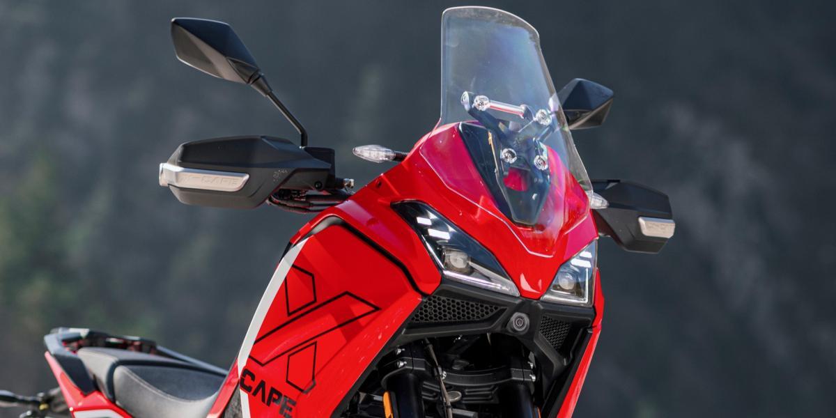Ya a la venta a precio de ganga la trail peso medio bicilíndrica italiana con componentes premium, la Moto Morini X-Cape 700