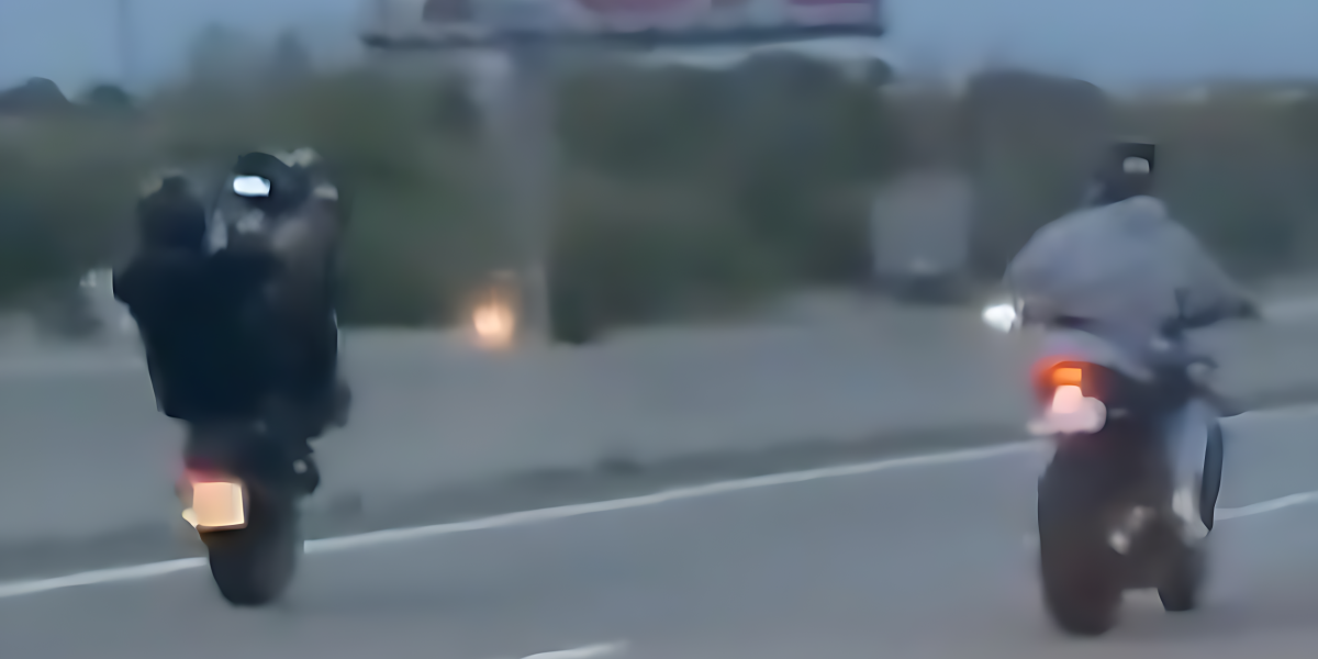 caballito y vacile a más de 100 km/h por el carril izquierdo