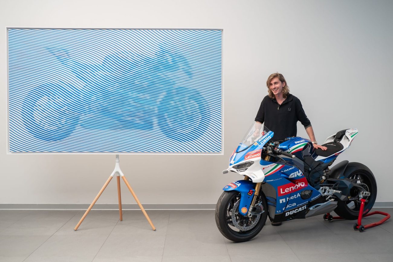 Andrea Crespi se convierte en autor de una interpretación única de la Panigale V4 Tricolore Italia