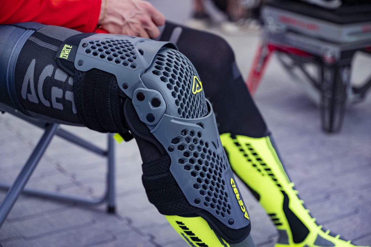Acerbis K035: La innovadora rodillera que ofrece un perfecto equilibrio en su uso