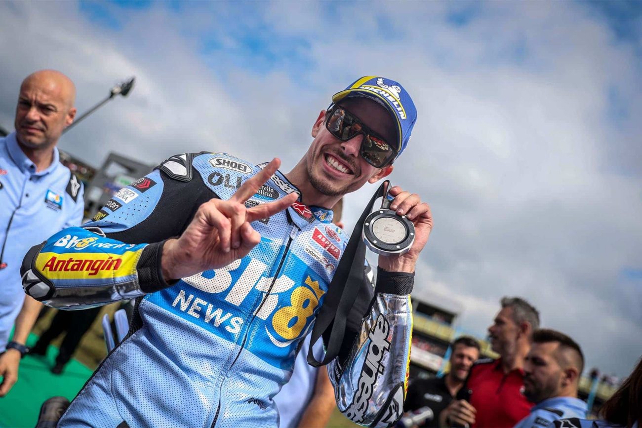 Álex Márquez ya ha sido operado con éxito de su mano izquierda