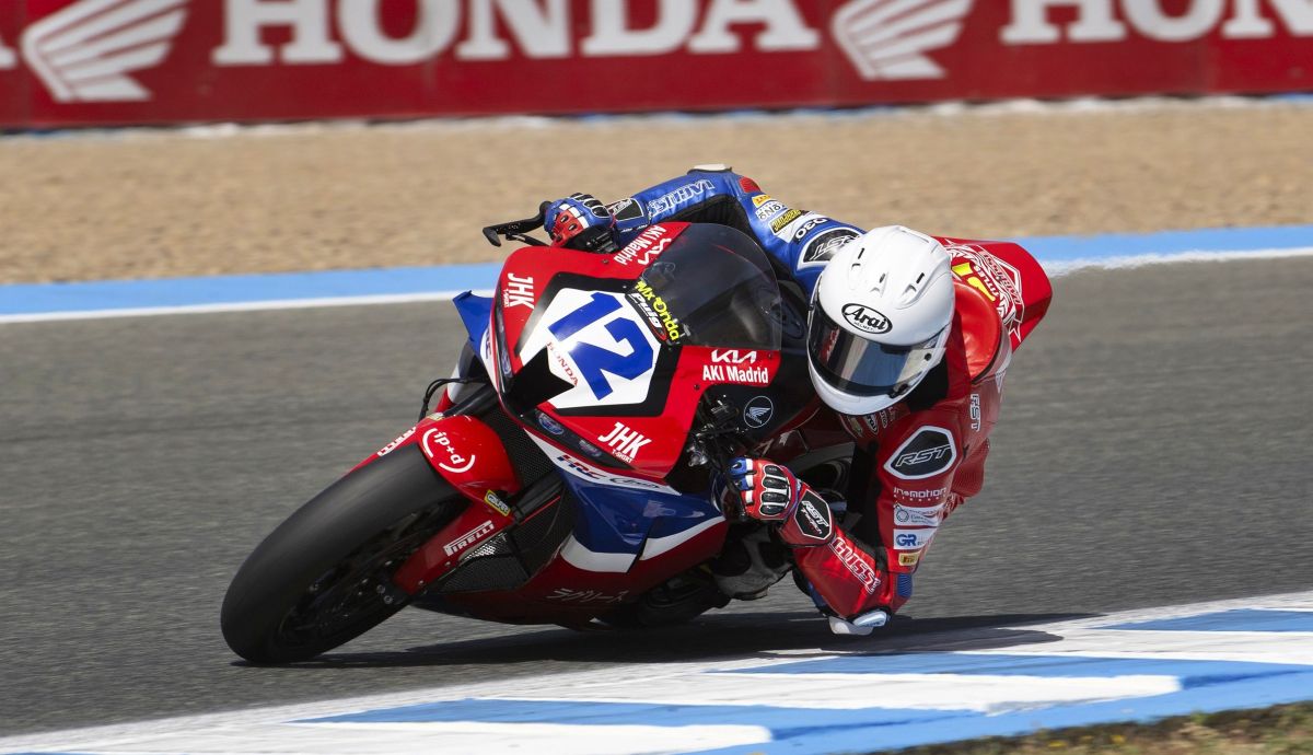Borja Gómez remonta en Jerez y da a Honda su primera victoria en el Europeo de Stock