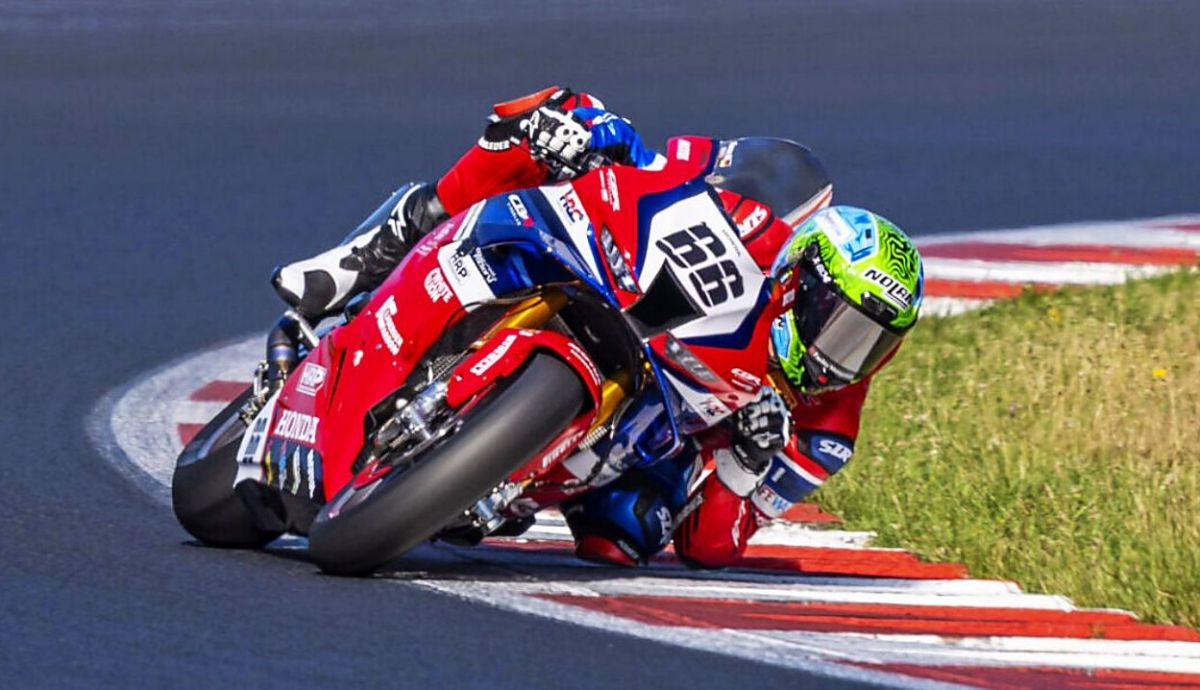 Hannes Soomer y Florian Alt se escapan en el IDM y victoria de Íñigo Iglesias en Sportbike