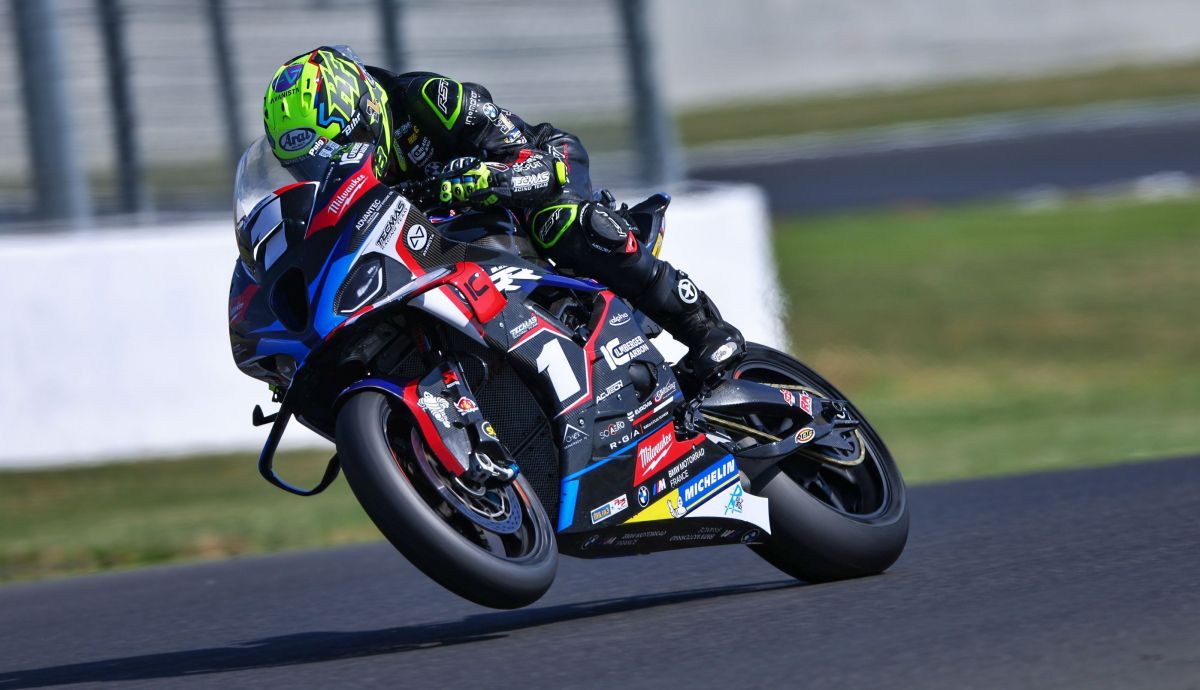 Kenny Foray sigue invencible en el FSBK 2025 y Ana Carrasco sube al podio en su debut