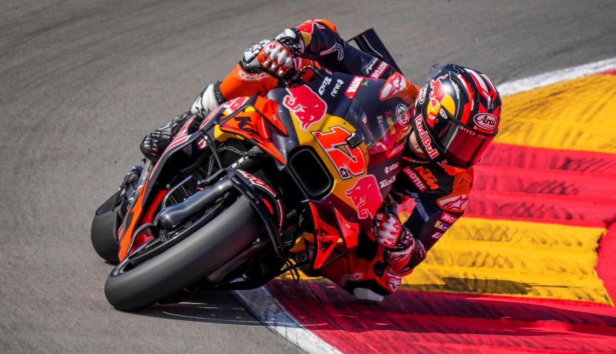 Maverick Viñales lidera el test Aragón y gran debut de Manu