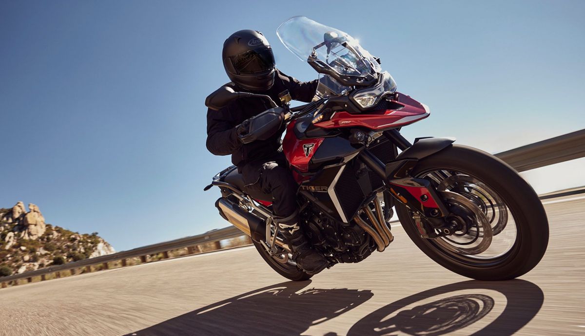 Triumph 900 GT Pro, disponible en versión limitada para c...