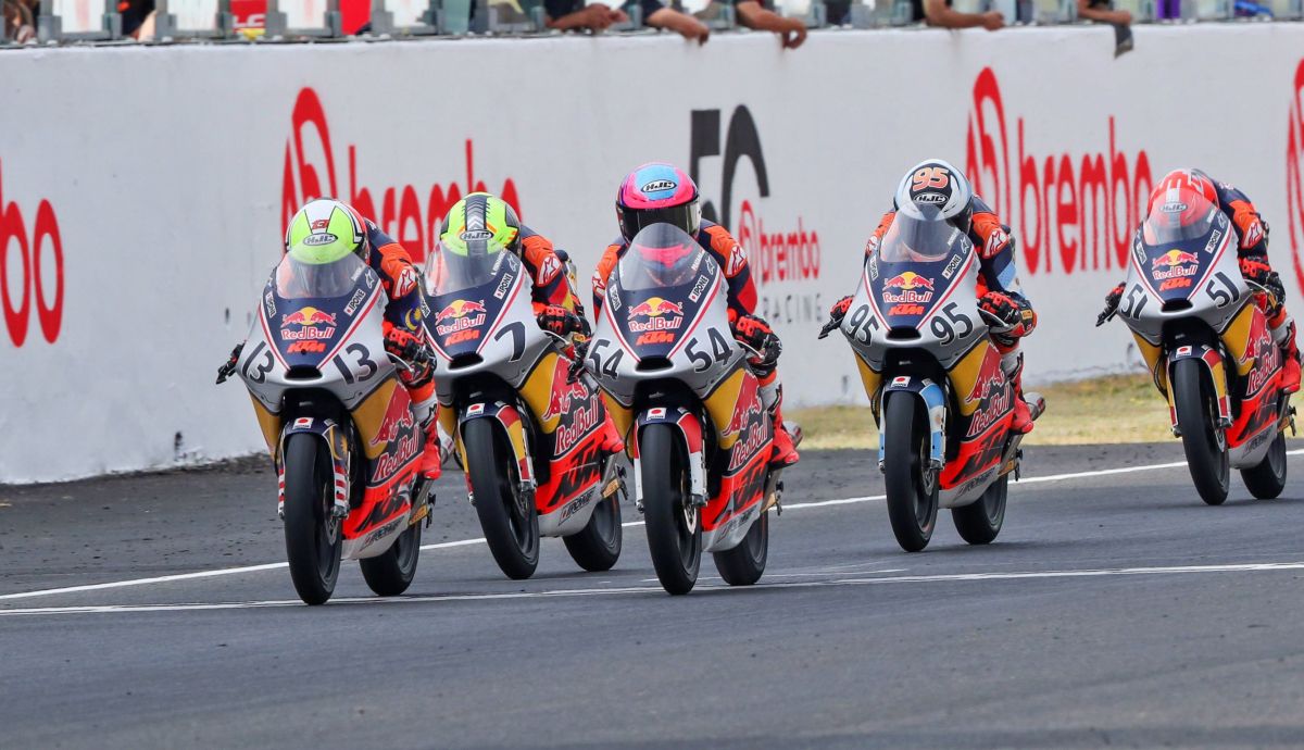 Veda Pratama firma un gran doblete en la MotoGP Rookies Cup