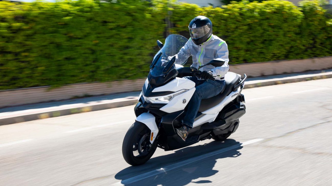 Scooter GT, con 350 cc y el mismo motor que BMW, por 5.787 €: Voge va con todo