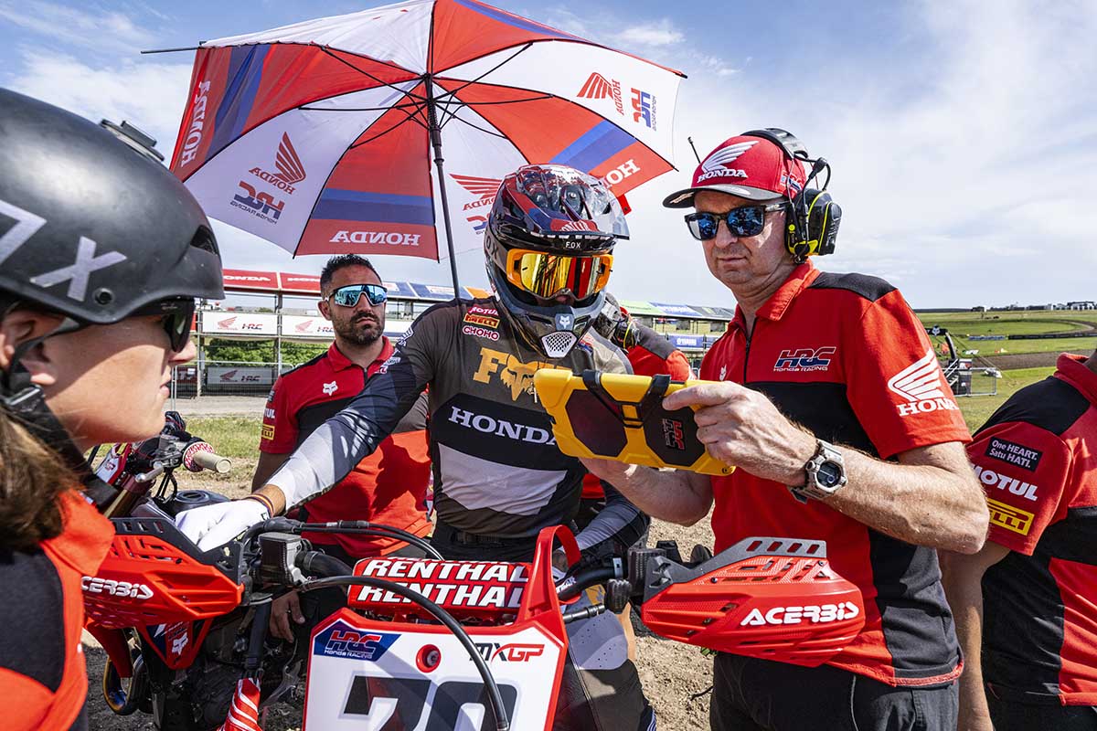 Nuevas aventuras para RubÃ©n FernÃ¡ndez, con Gajser de vuelta a la acciÃ³n