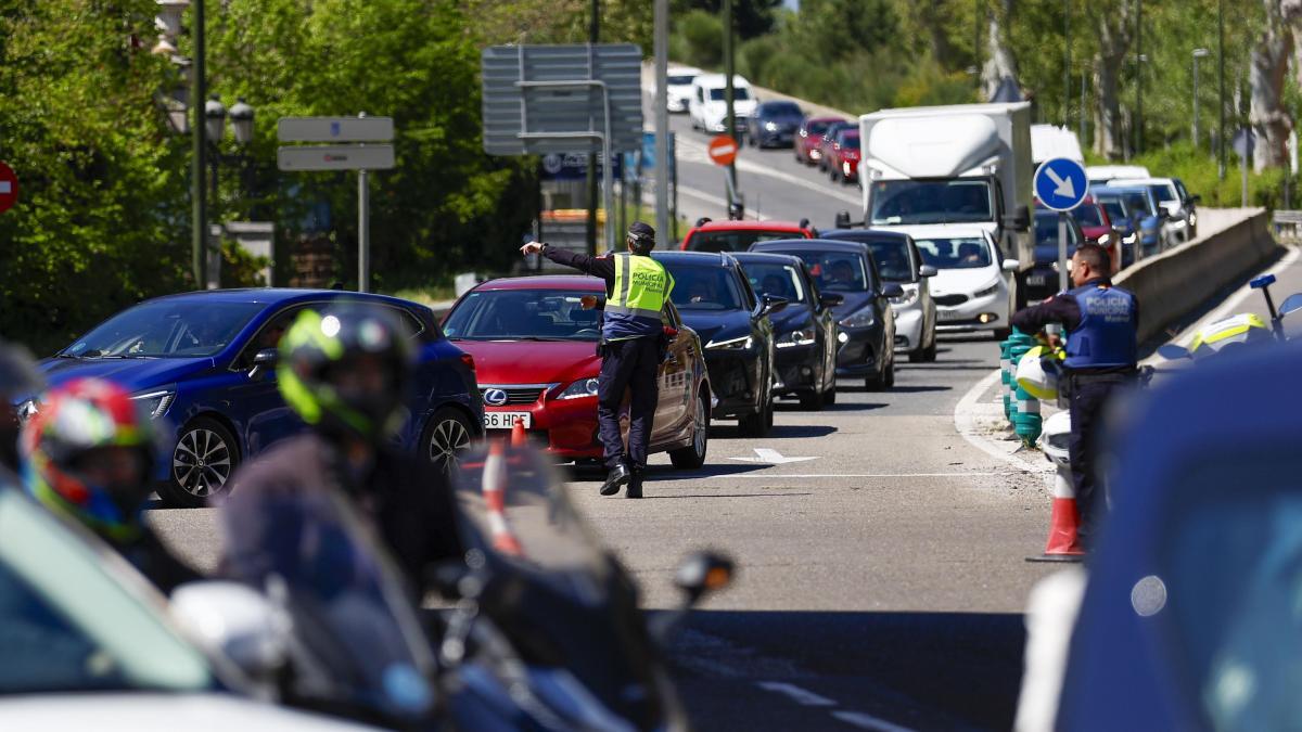 un euro al día para circular por carretera y mínimo de dos personas por coche