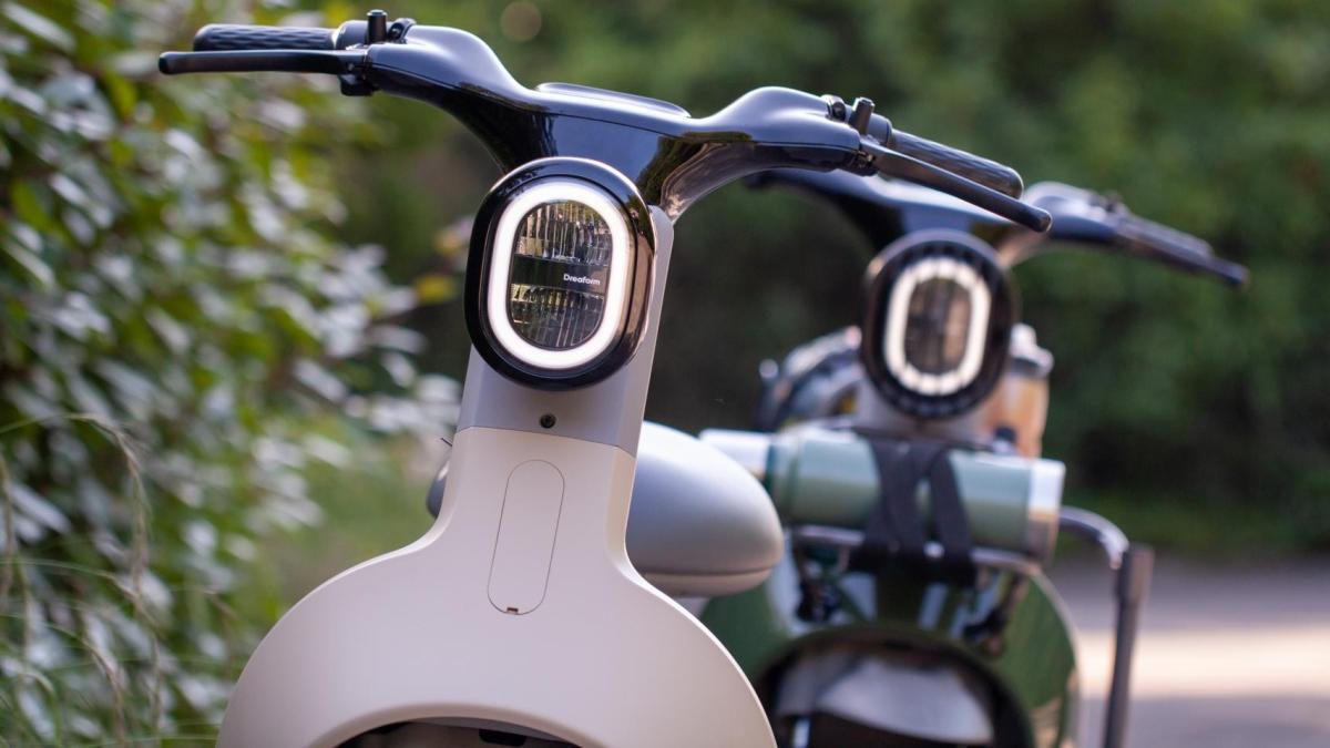 No vas a ver un scooter todoterreno más molón, futurista, reducido a la mínima expresión y sorprendente, el EZI Type 2 ADV