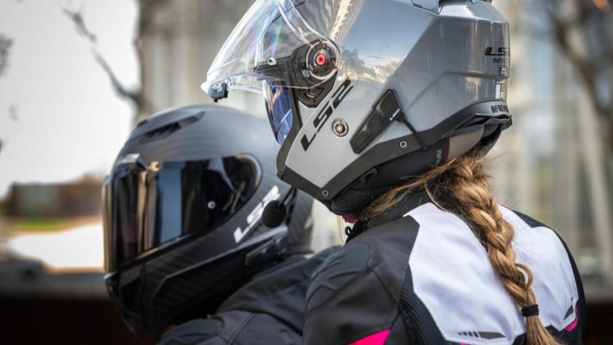 La inteligencia artificial ya ha llegado a este gadget tecnológico que seguro nunca olvidas cuando sales de ruta