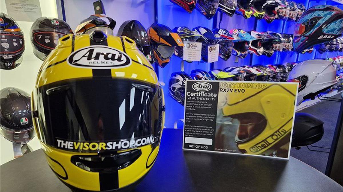 Atención coleccionistas, Arai lanza un casco tributo legendario… ¡y va a volar porque habrá muy pocos!