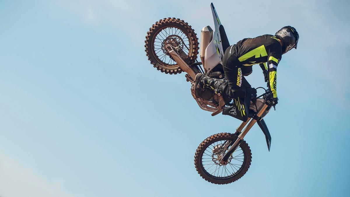 Triumph afina su moto de cross, la TF 250-X, para que sea aún más eficaz