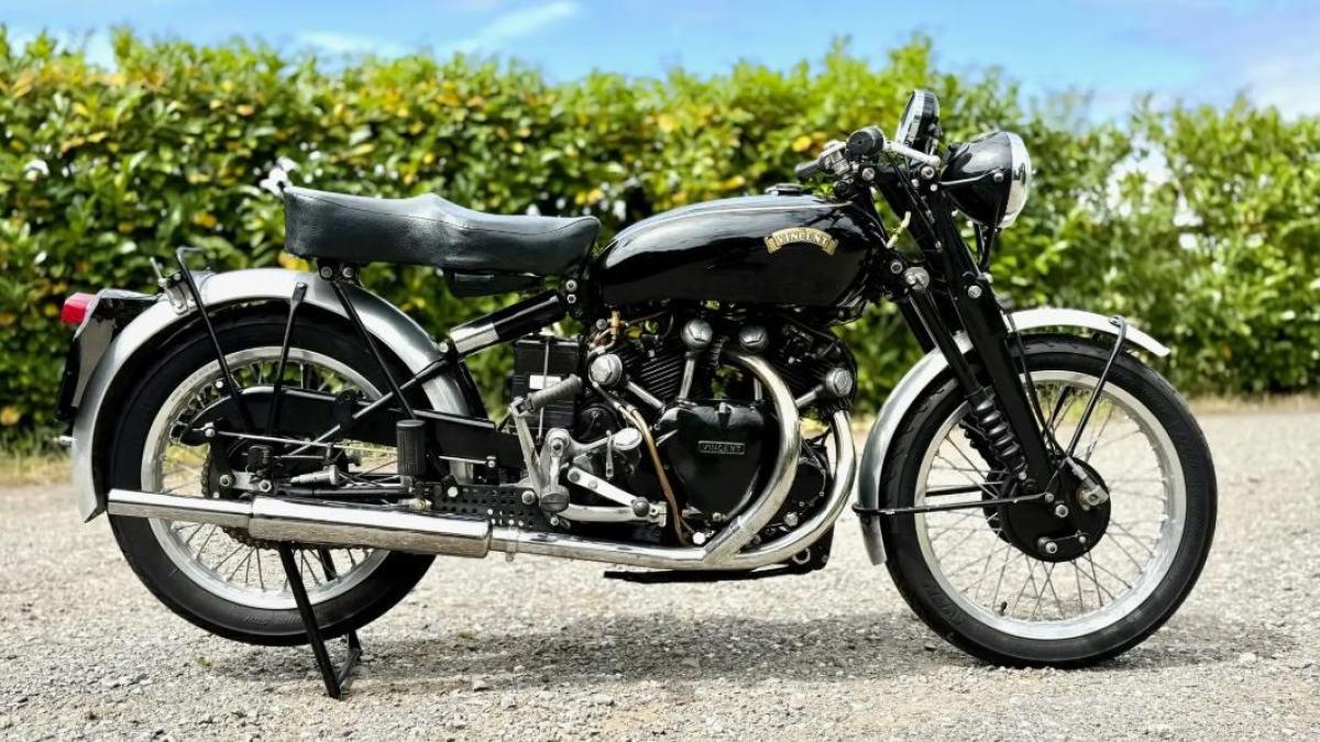 Compró su moto por 500 libras con 17 años y ahora la venderá por más de 50.000 euros... ¡seis décadas después!