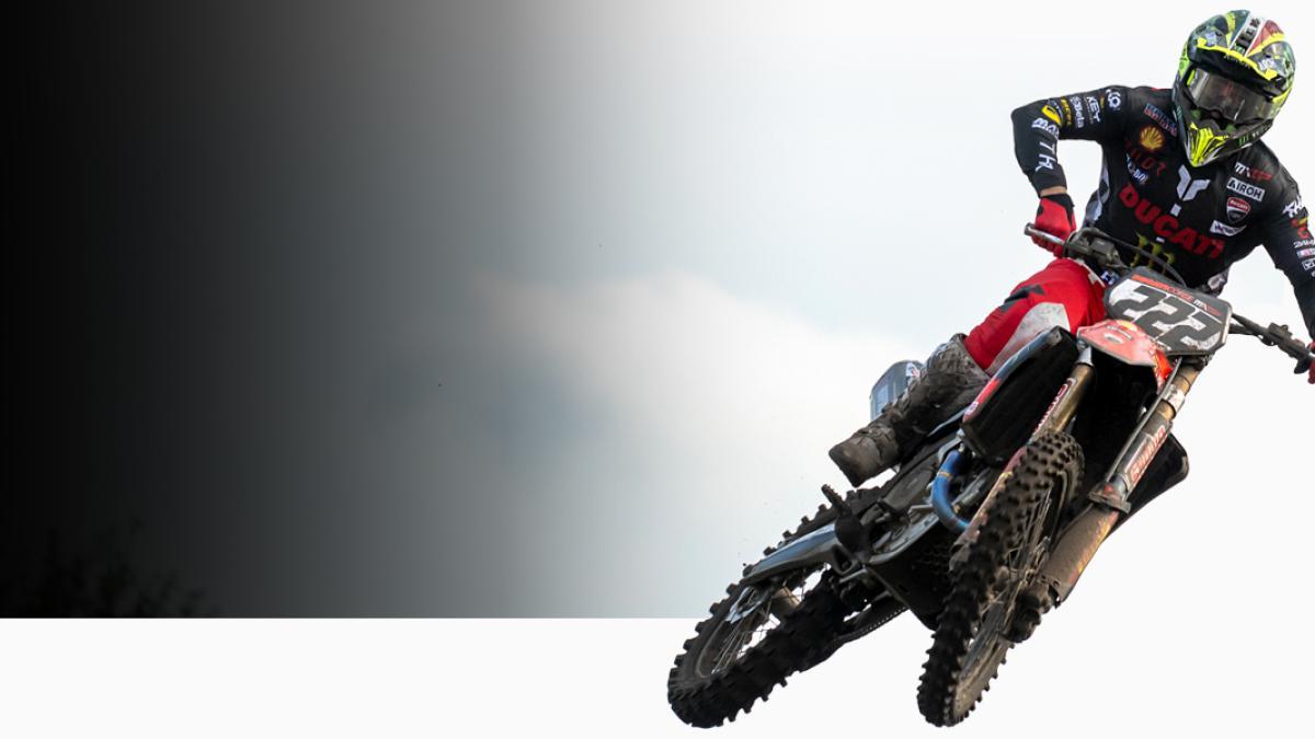 Ya puedes dar saltos sobre tierra con la Ducati Desmo450 MX: ya está a la venta