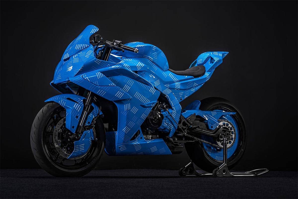 Más aerodinámica para la calle: CFMoto prepara unos alerones desplegables