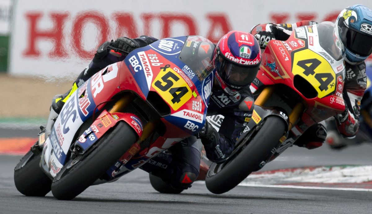 Alberto Ferrández y Surra se llevan las victorias de Moto2