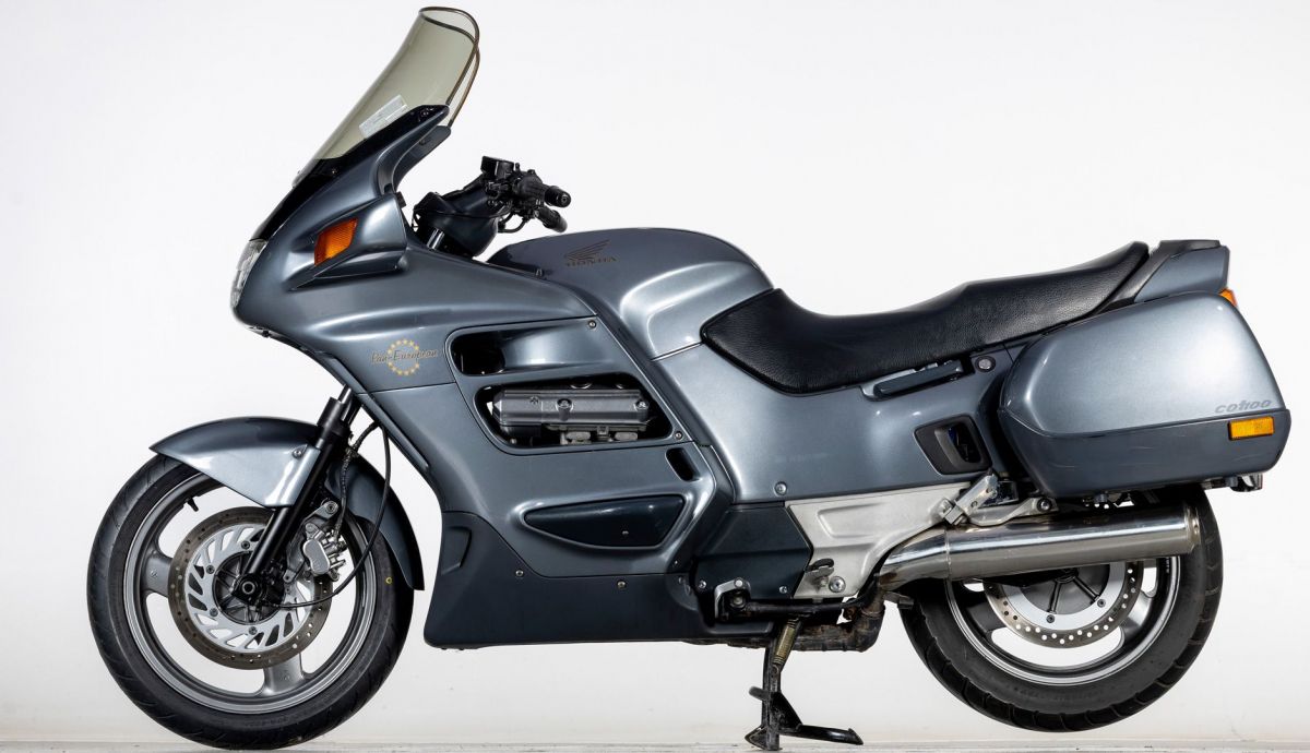 Honda ST1100 Pan European 1990, gran turismo a la europea