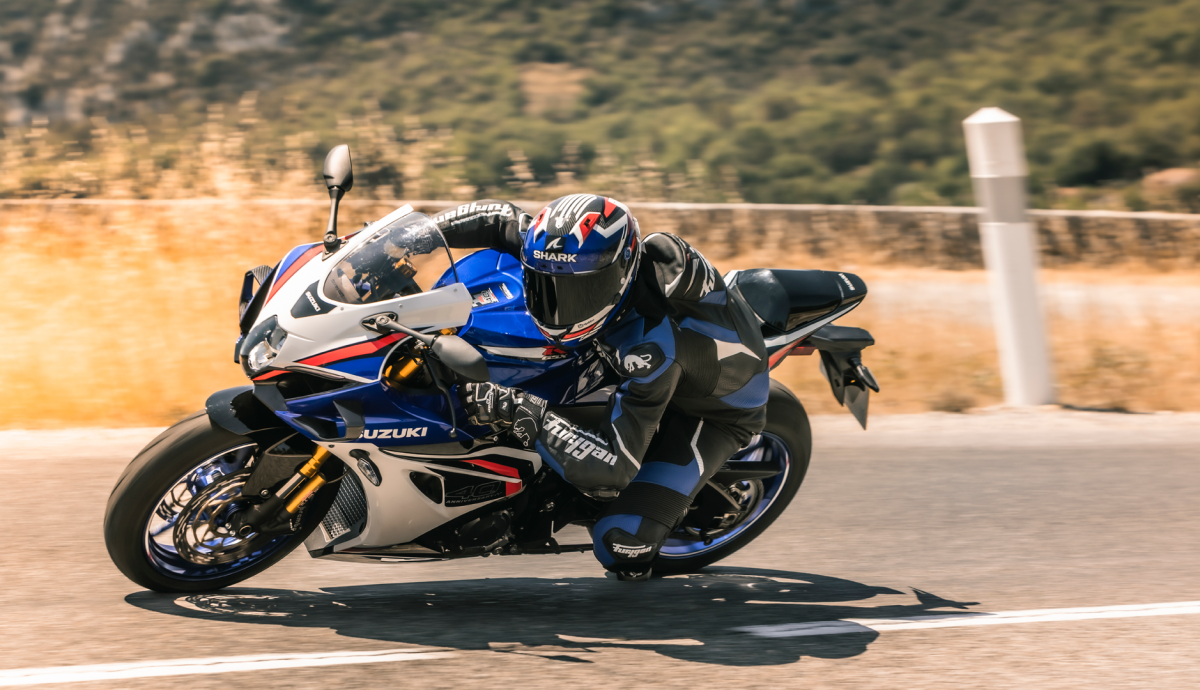 Suzuki GSX-R1000R 2026, Vuelve la leyenda en su 40 aniver...
