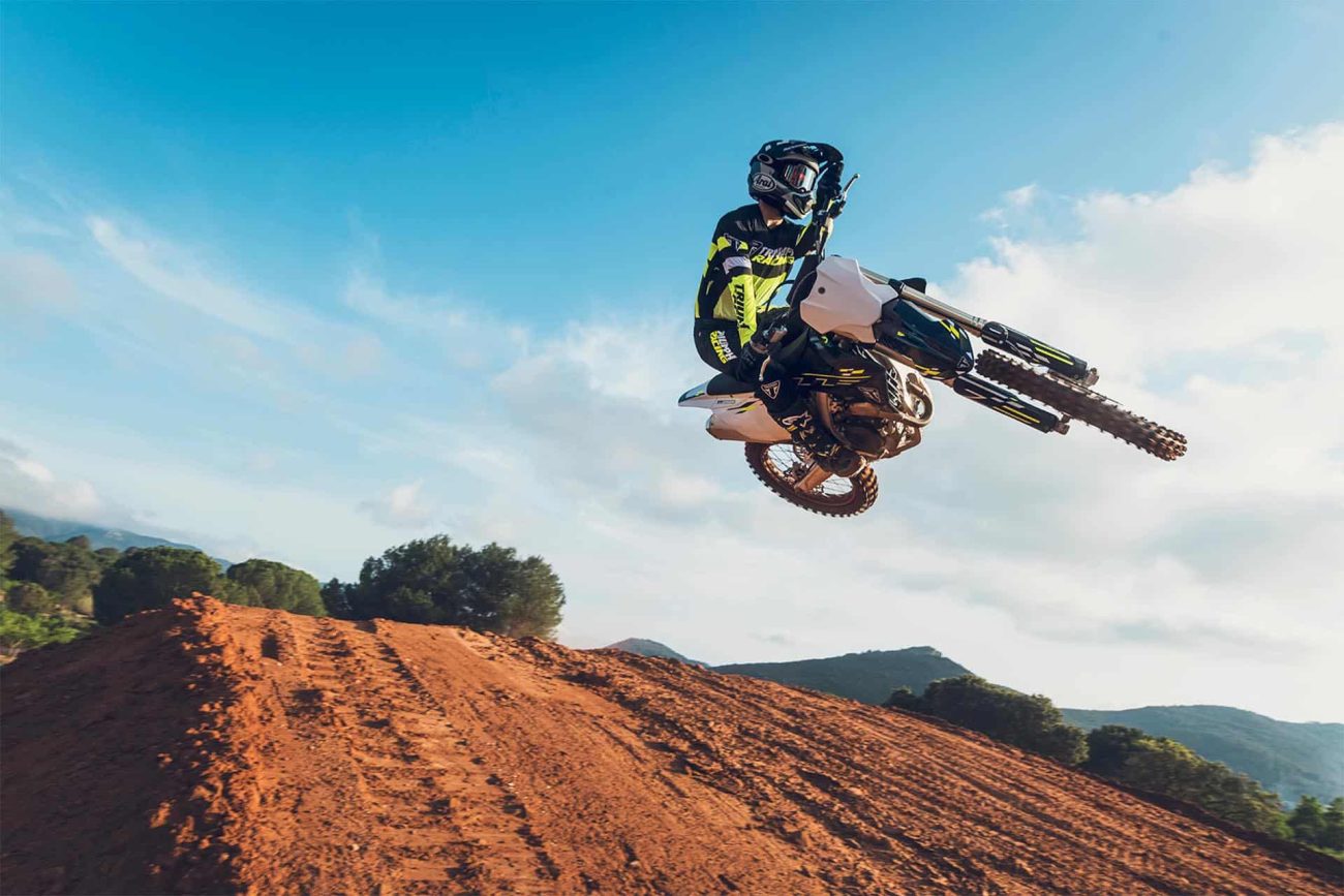 Triumph saca punta a su misil de MX2: la TF 250-X 2026