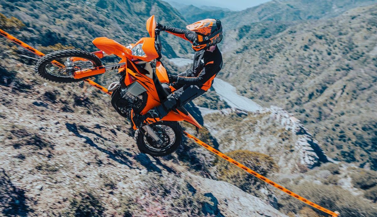 KTM EXC / XCW 2026. Así es la nueva gama de enduro naranjas con pequeños ajustes.