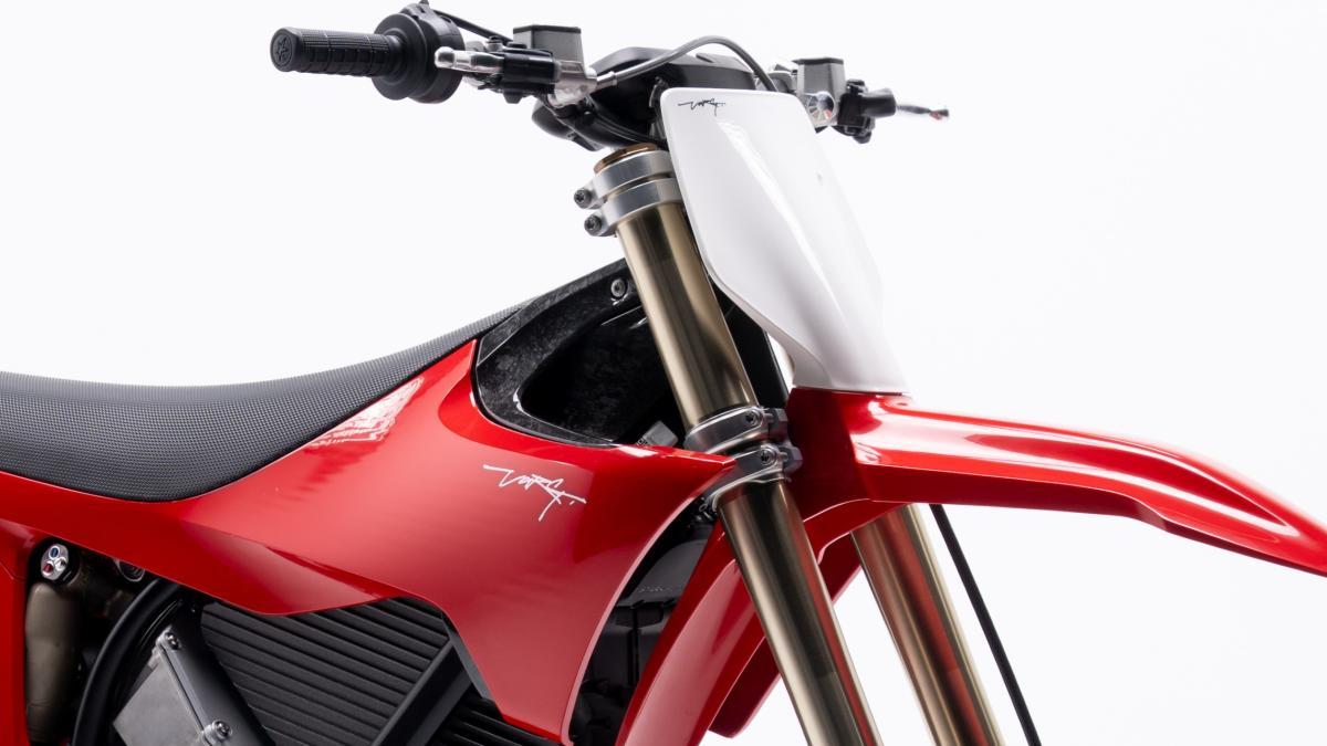 Llega la revolucionaria moto de off road española más potente del mundo en versión 2026, ahora más ligera y más equipada, la Stark Varg MX 1.2