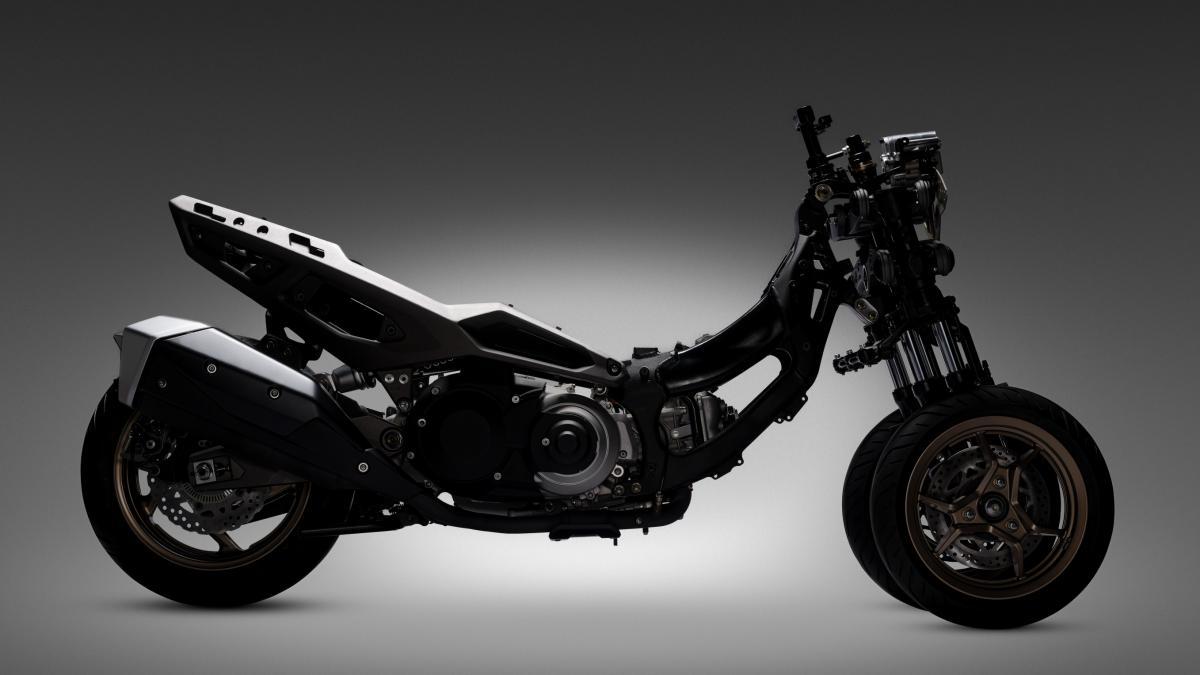 A punto de llegar un nuevo scooter de tres ruedas para el carnet de coche y con 50 CV, con un motor bicilíndrico y equipamiento mejorado