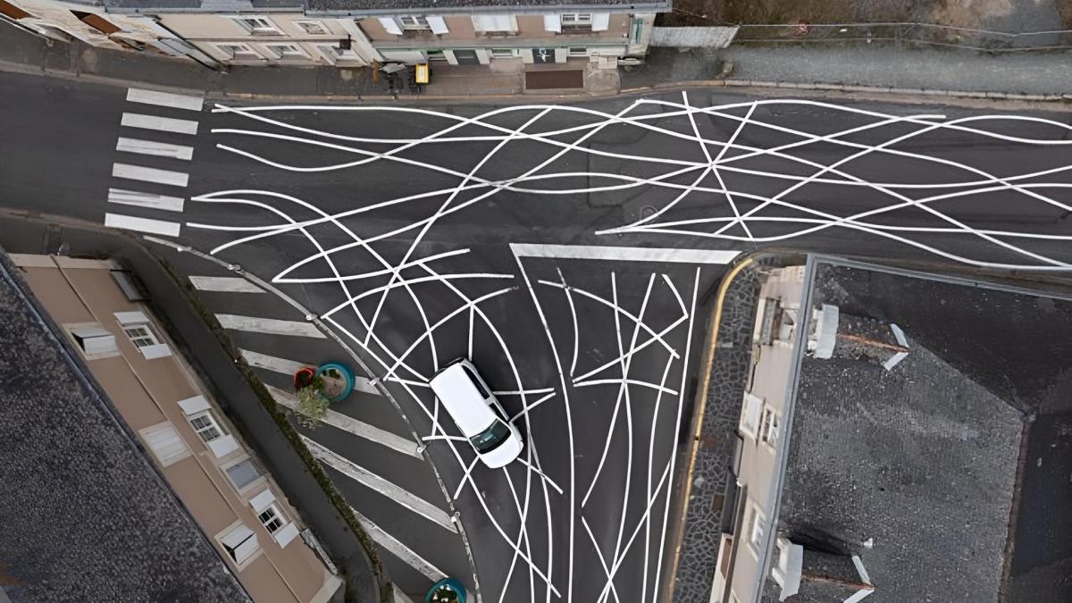 estas locas líneas blancas existen y tienen una misión muy clara